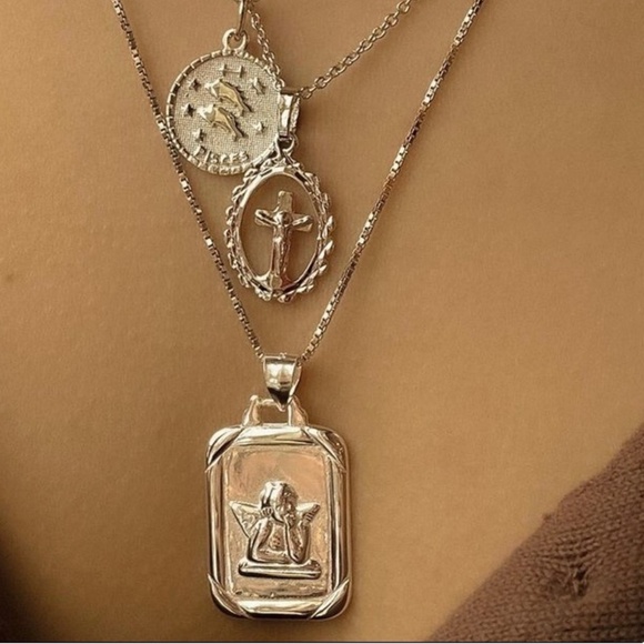 THE M JEWELERS Doux Angel Pendant Necklace - Picture 4 of 4